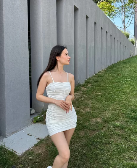 İp Askılı Büzgülü Elbise