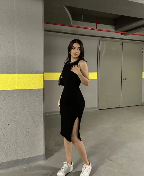 Kaşkorse Yırtmaçlı Elbise
