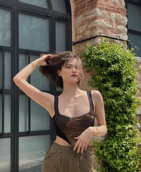 Oval Korse Crop