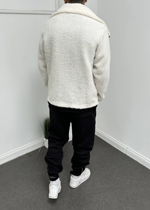 Beyaz Oversize Boğazlı Peluş Hırka