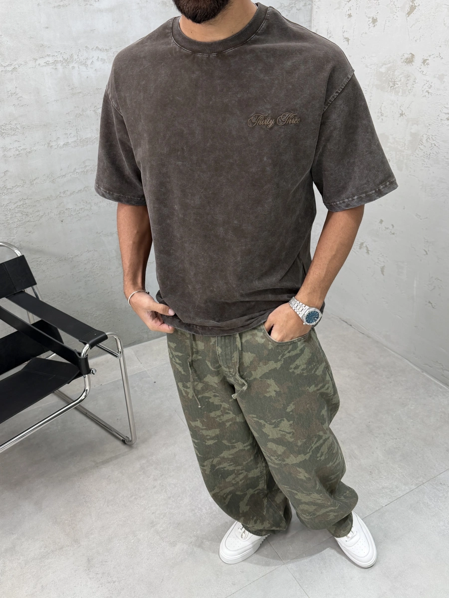 Kahve Yıkamalı 33 İşlemeli Oversize T-Shirt
