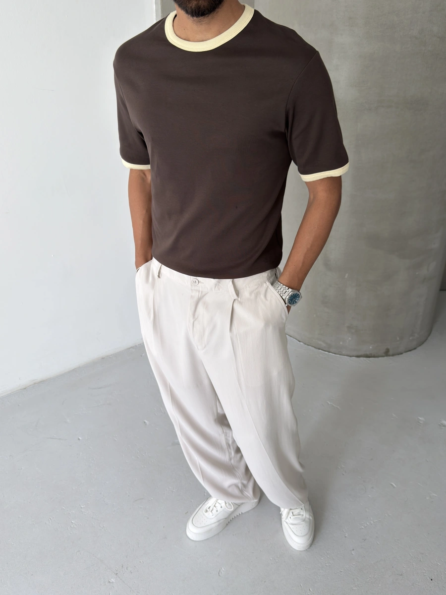 Kahve Yaka Detay Basic T-Shirt