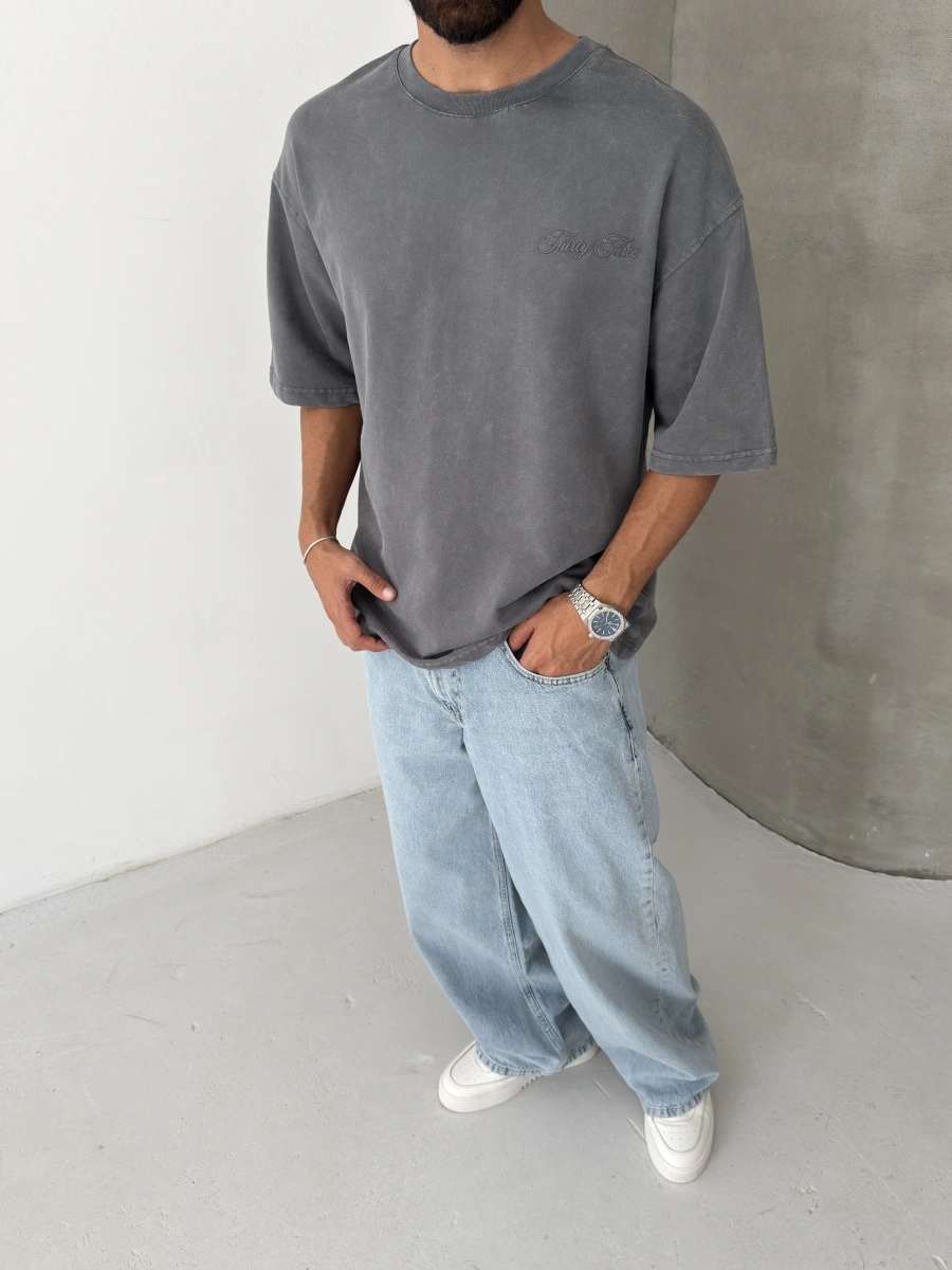 Gri Yıkamalı 33 İşlemeli Oversize T-Shirt