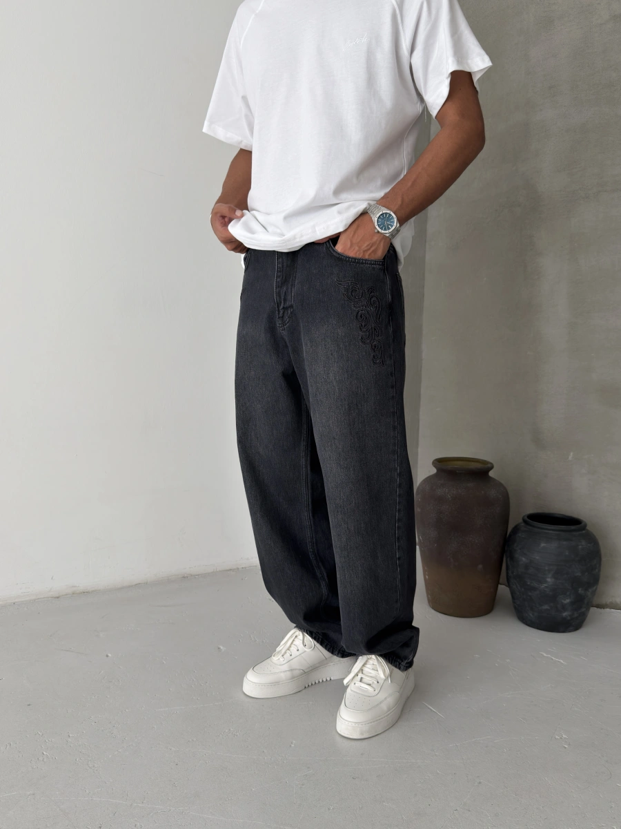 Siyah Eskitme Nakış Bol Kalıp Baggy Jean