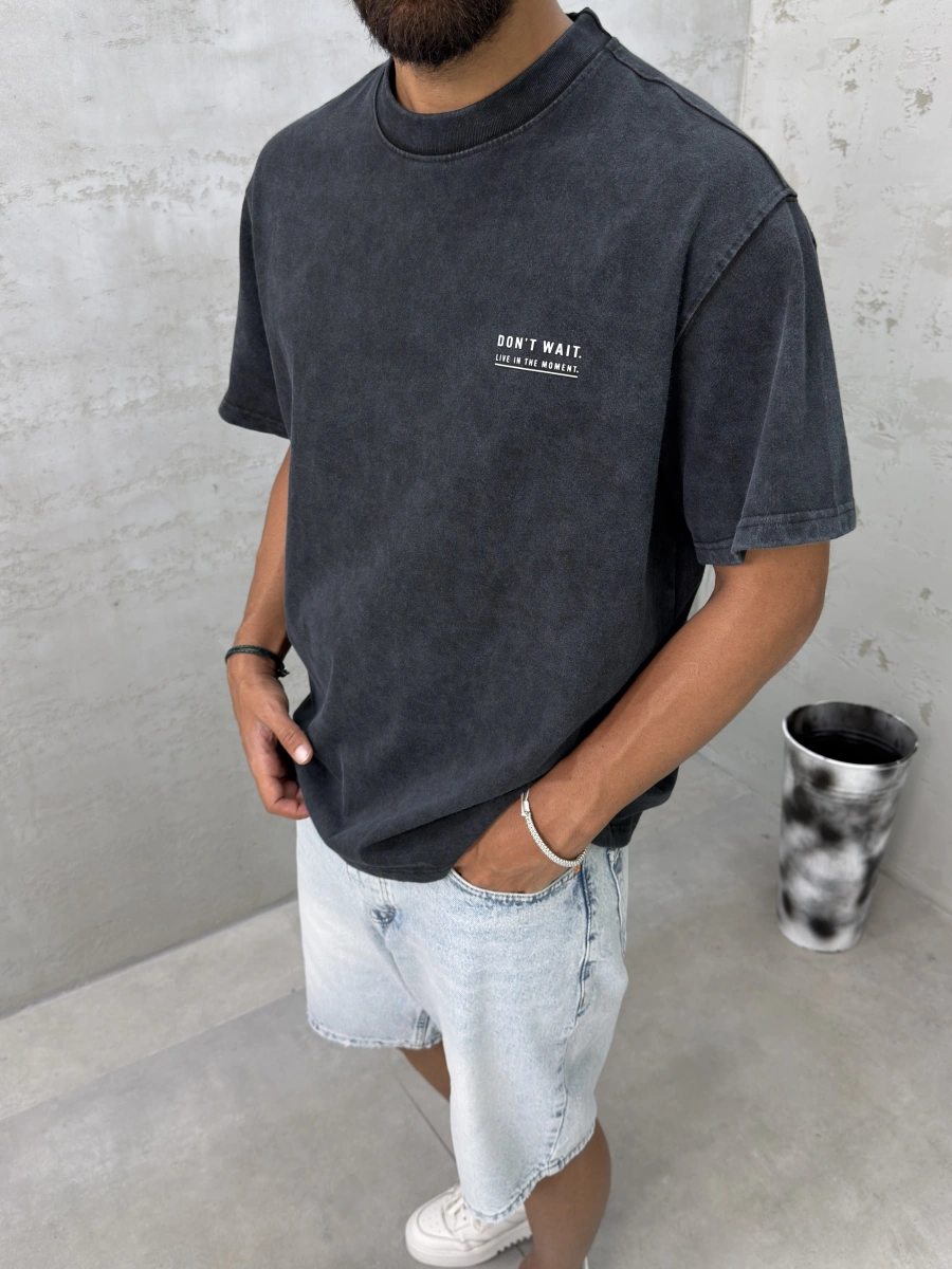 Siyah Yıkamalı Wait Baskılı Oversize T-Shirt