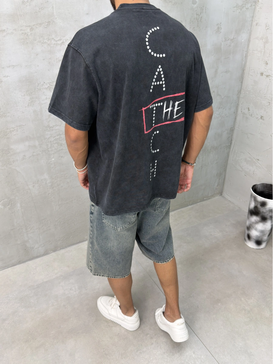 The Siyah Yıkamalı Oversize T-Shirt