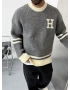 H Baskılı Gri Oversize Triko Kazak