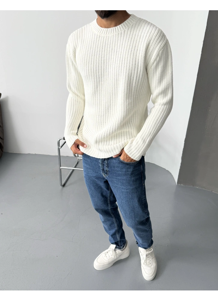 Beyaz Örme Dokulu Basic Triko Kazak