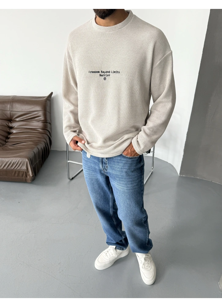 Krem Freedom Baskılı Oversize Kazak