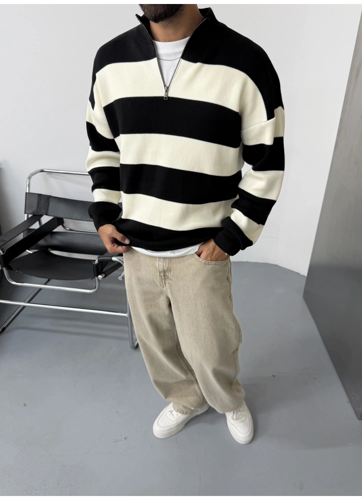 Siyah Çizgili Yarım Fermuar Triko Kazak