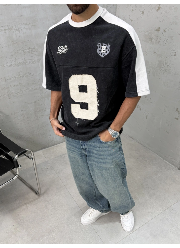 Siyah 9 İşlemeli Yıkamalı Oversize T-Shirt