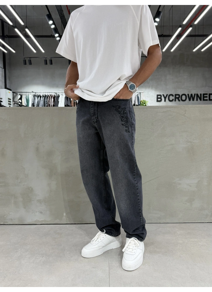 Siyah Eskitme Nakış Detay Baggy Jean