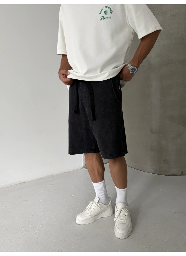 Siyah Yıkamalı Bol Kalıp Şort