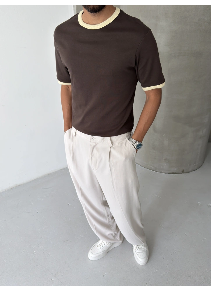 Kahve Yaka Detay Basic T-Shirt