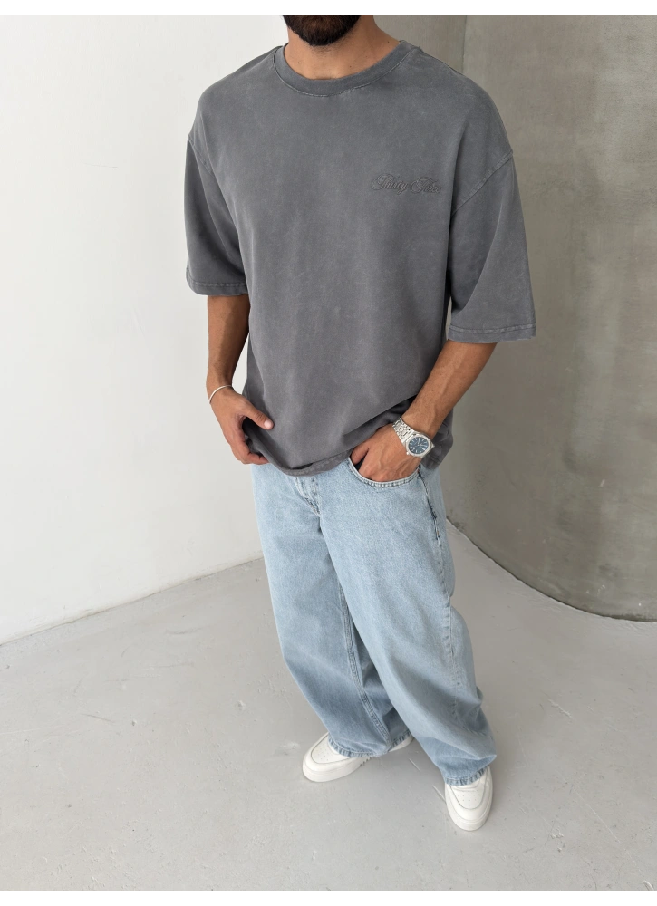Gri Yıkamalı 33 İşlemeli Oversize T-Shirt