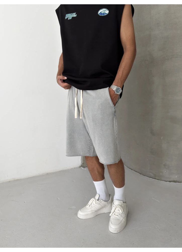Gri Yıkamalı Bol Kalıp Şort