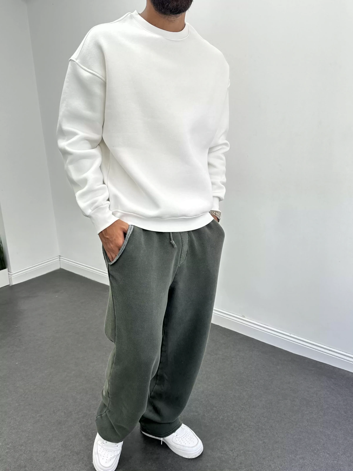 Beyaz Bisiklet Yaka Oversize Sweatshirt