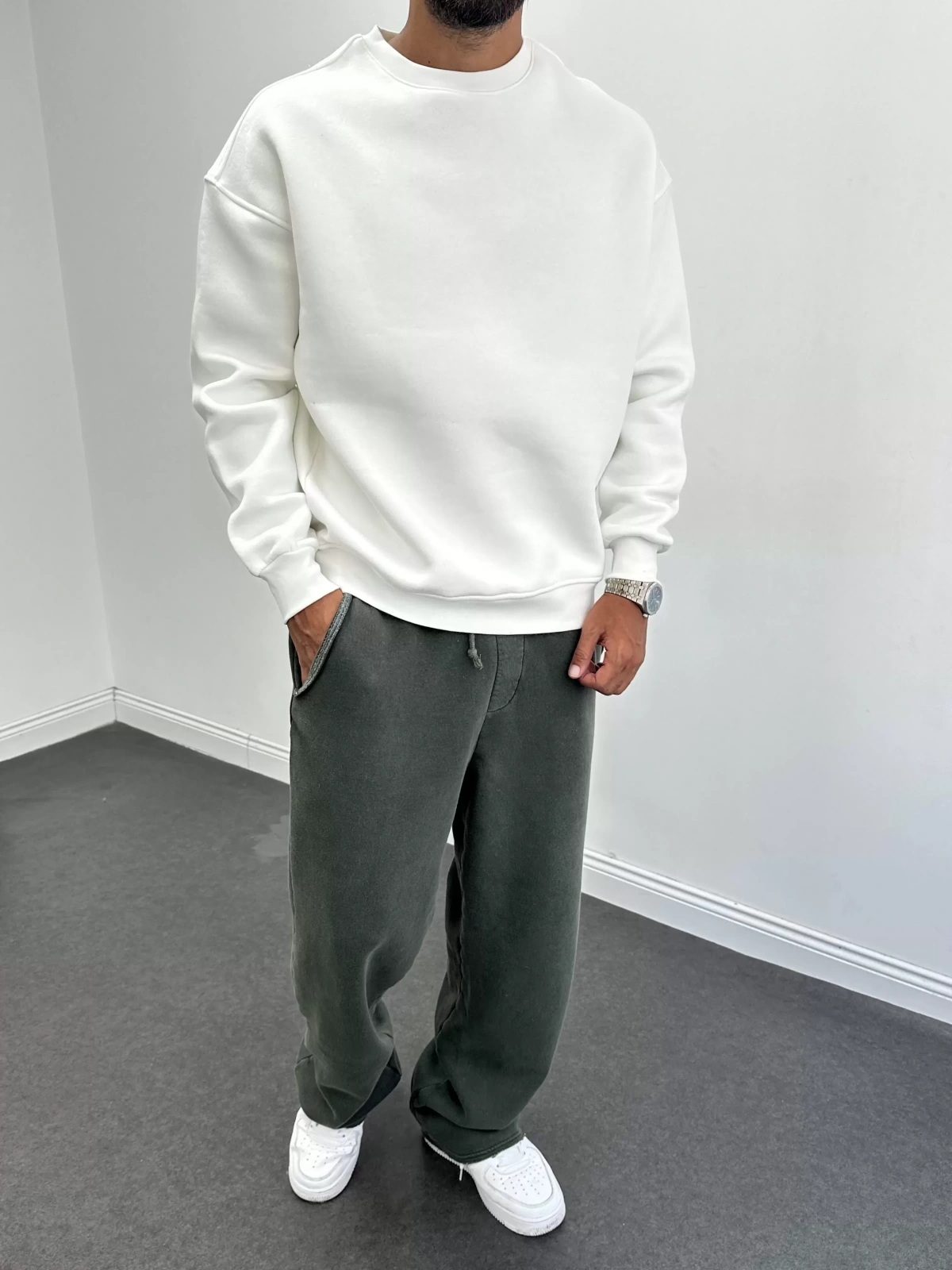 Beyaz Bisiklet Yaka Oversize Sweatshirt