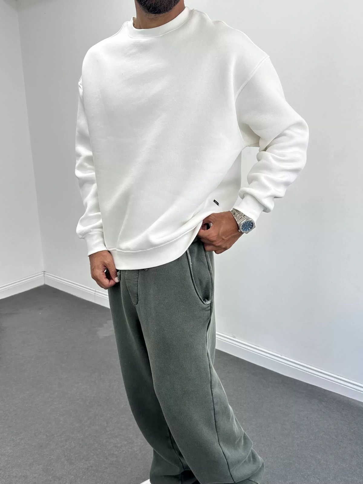Beyaz Bisiklet Yaka Oversize Sweatshirt