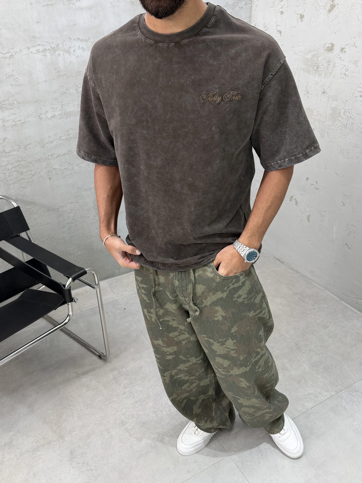 Kahve Yıkamalı 33 İşlemeli Oversize T-Shirt