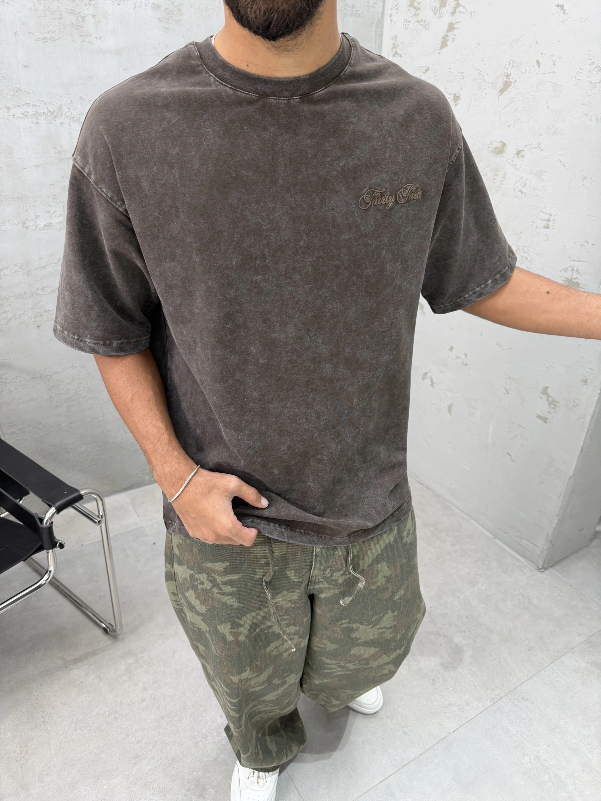 Kahve Yıkamalı 33 İşlemeli Oversize T-Shirt