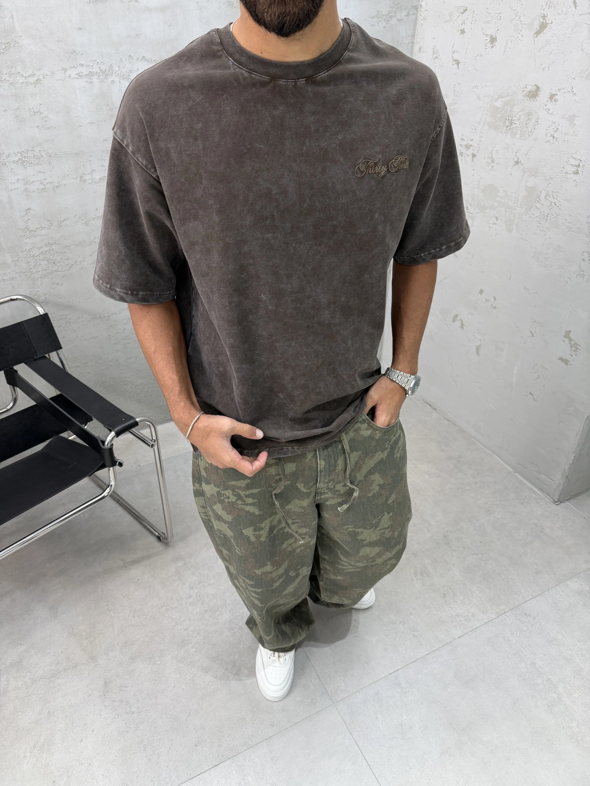 Kahve Yıkamalı 33 İşlemeli Oversize T-Shirt