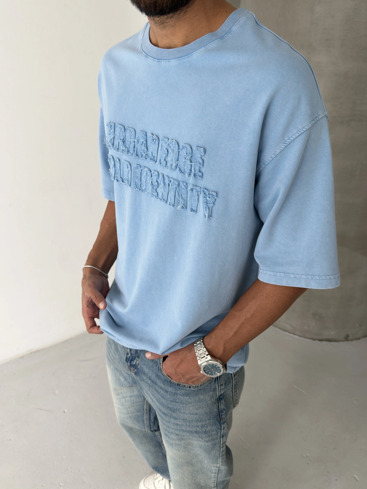 Mavi Yıkamalı Kabartmalı Oversize T-shirt