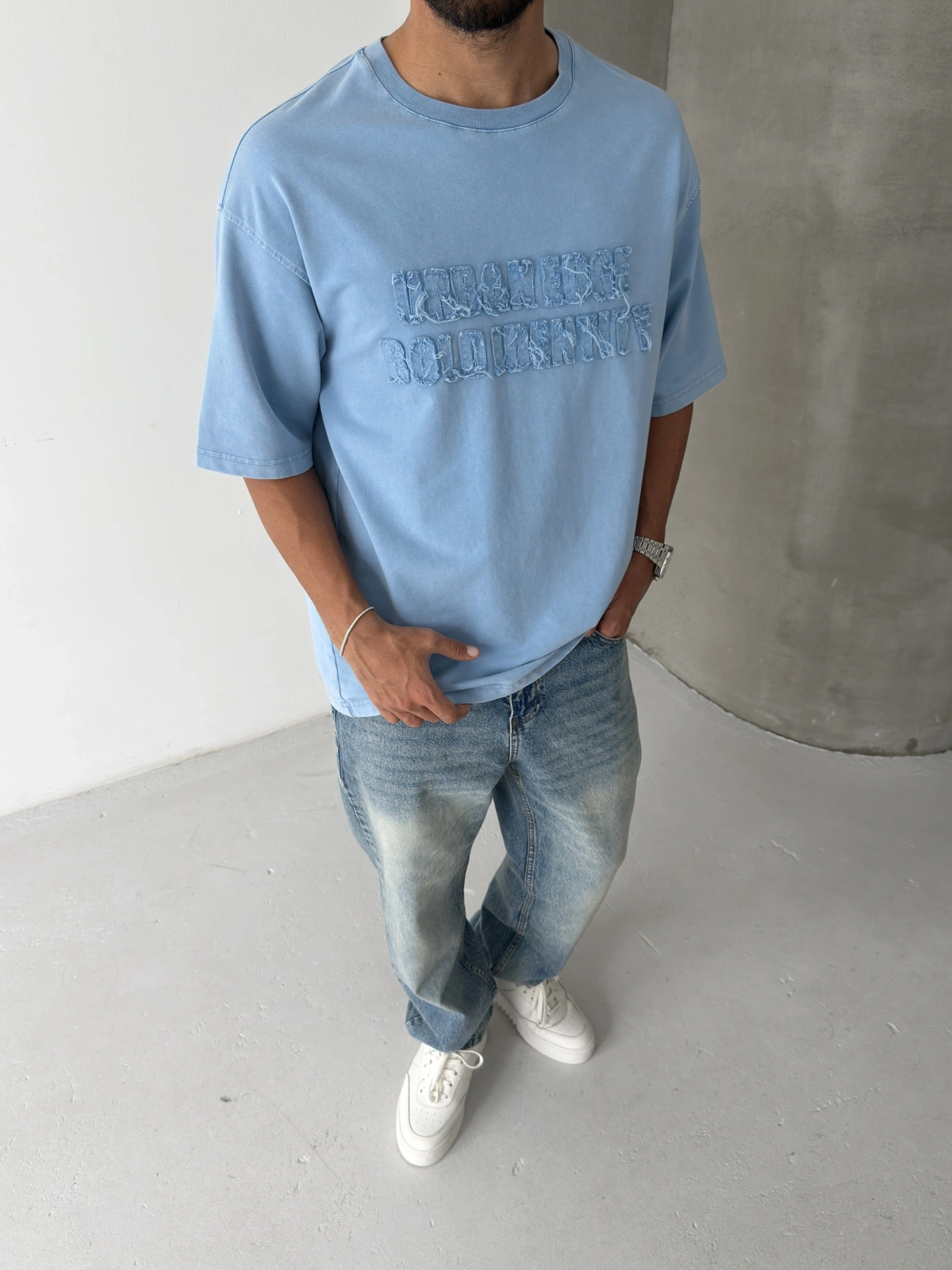 Mavi Yıkamalı Kabartmalı Oversize T-shirt