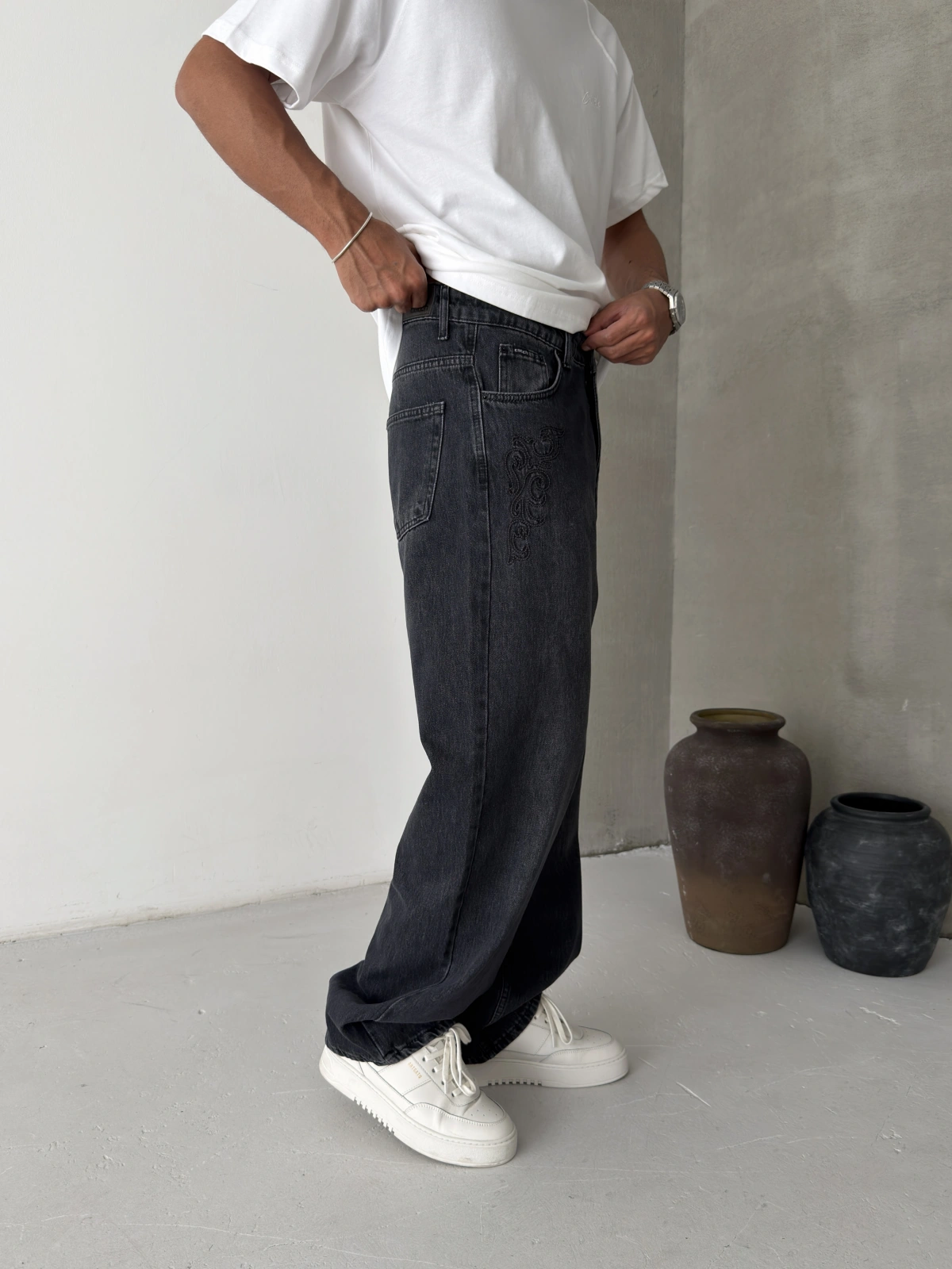 Siyah Eskitme Nakış Bol Kalıp Baggy Jean