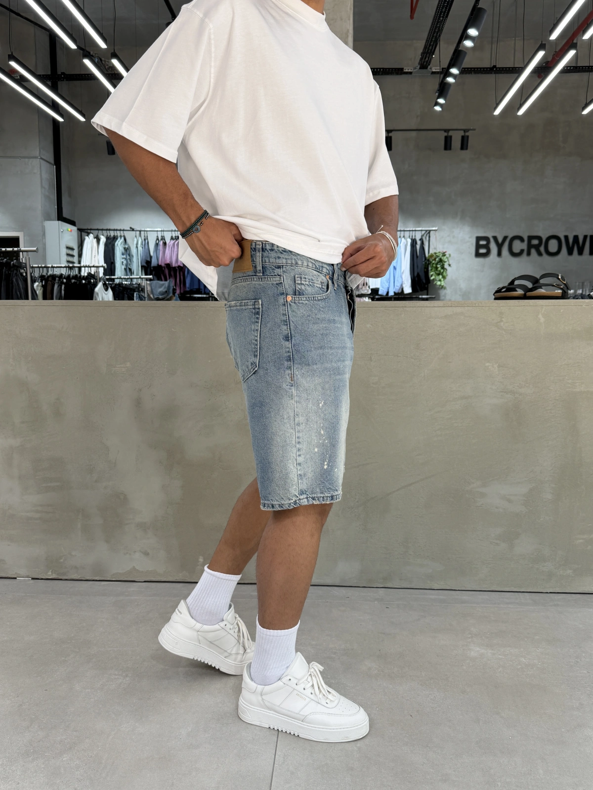 Mavi Boyalı Yıkamalı Denim Şort