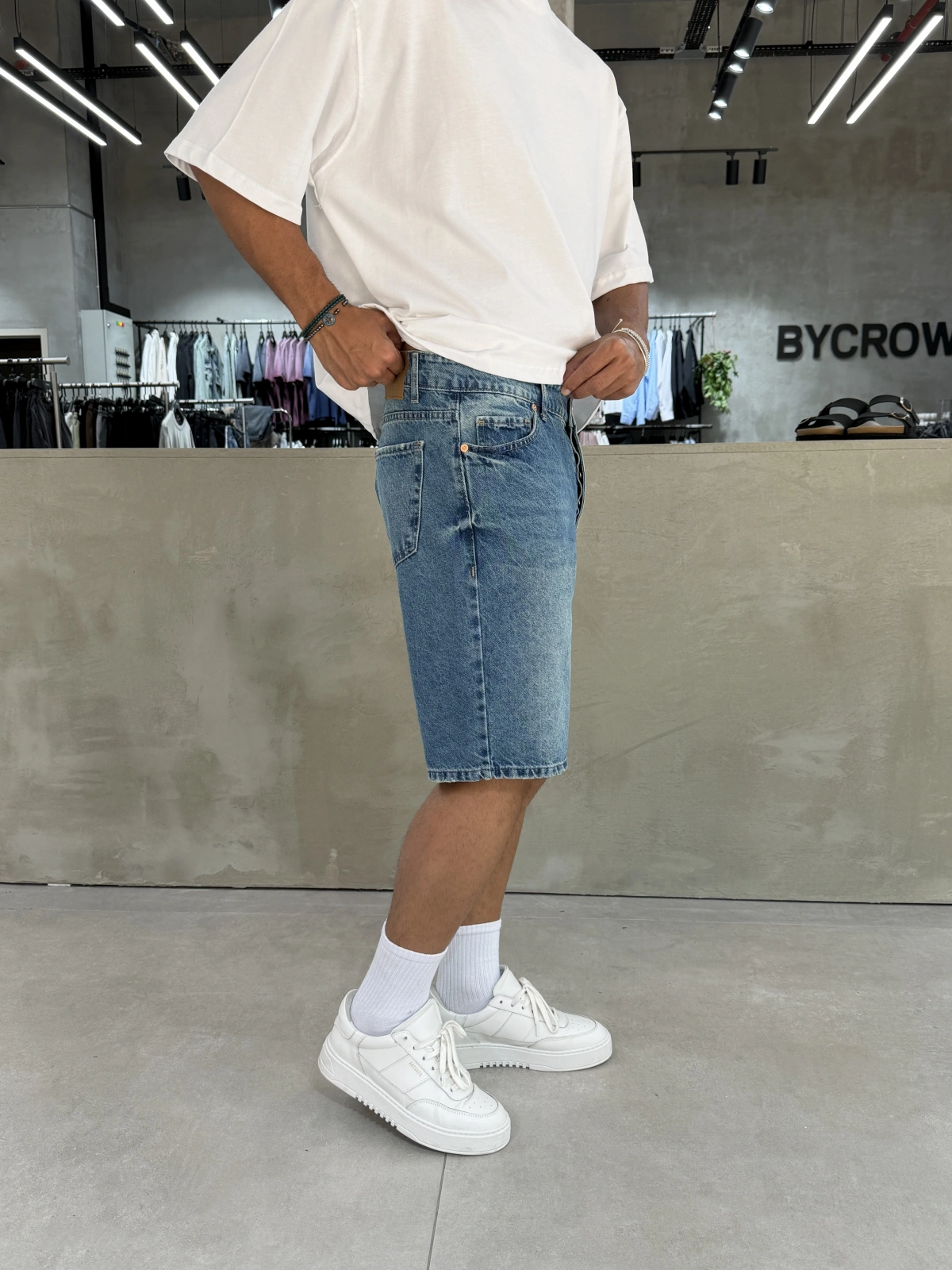 Mavi Yıkamalı Denim Şort