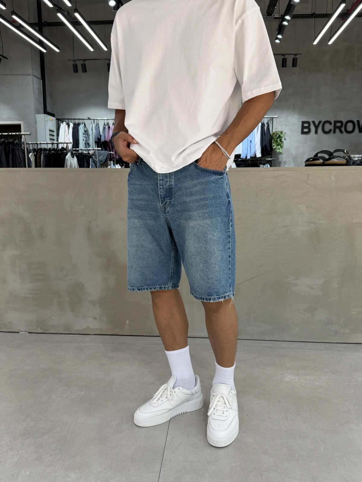 Mavi Yıkamalı Denim Şort