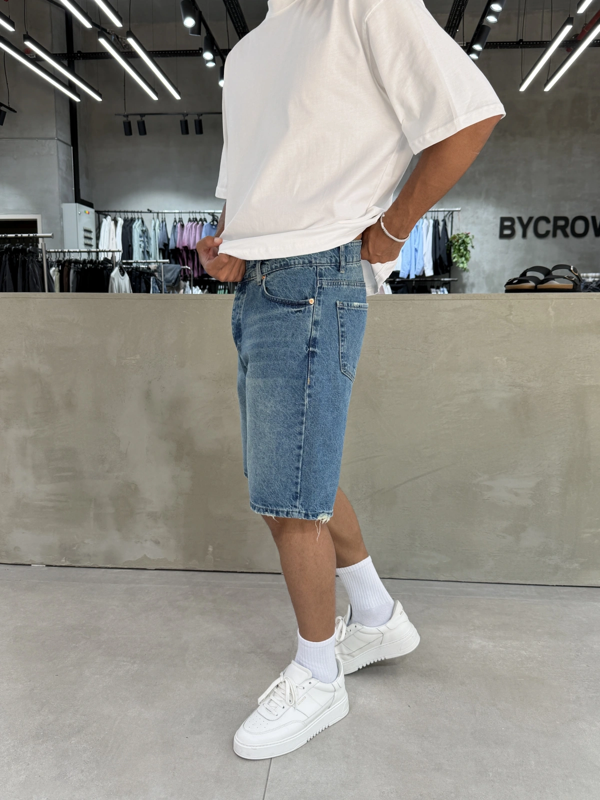 Mavi Yıkamalı Denim Şort
