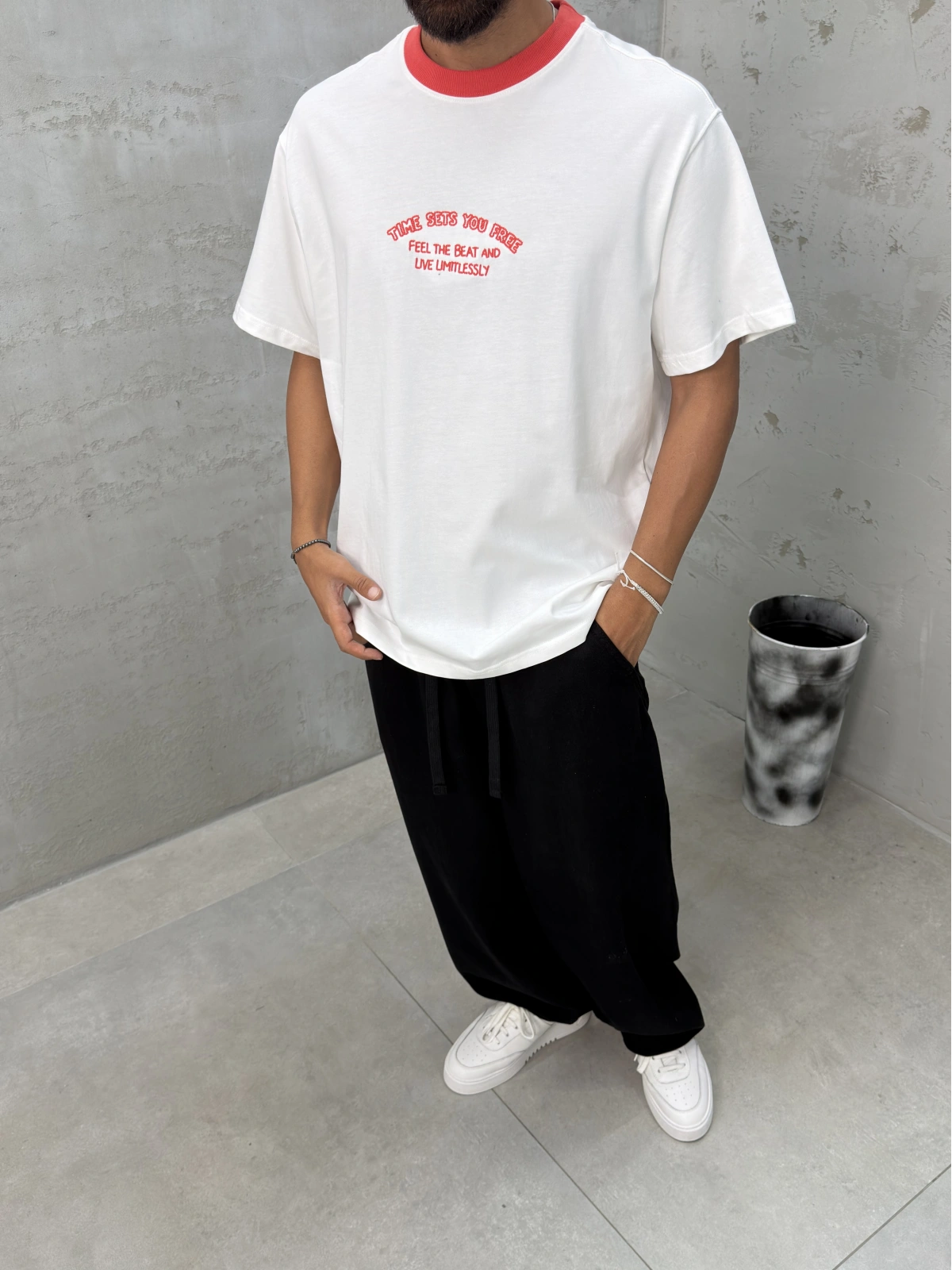 Turuncu Yaka Detay Free Oversize T-Shirt