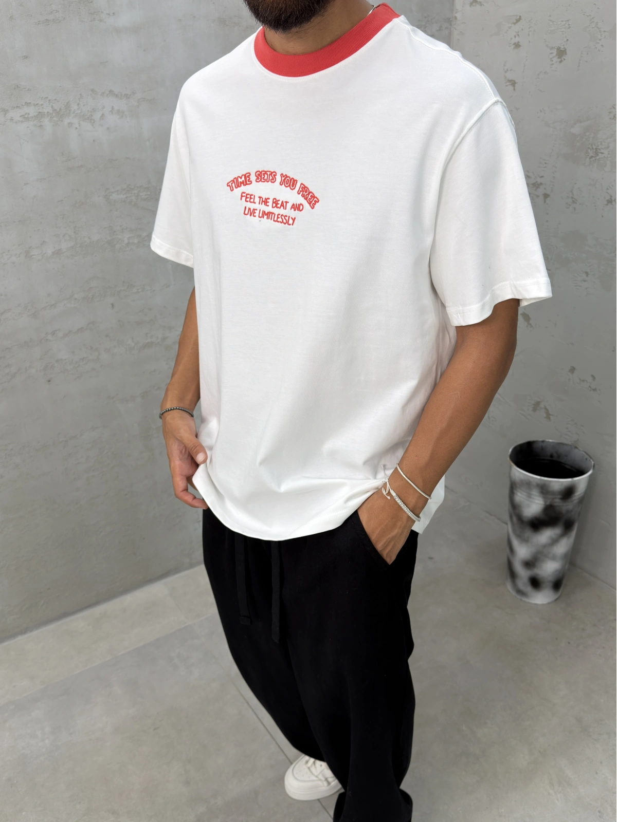 Turuncu Yaka Detay Free Oversize T-Shirt