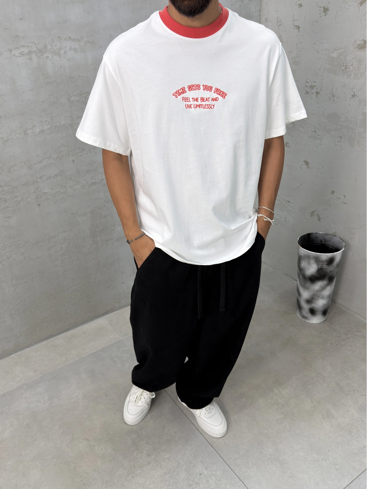 Turuncu Yaka Detay Free Oversize T-Shirt