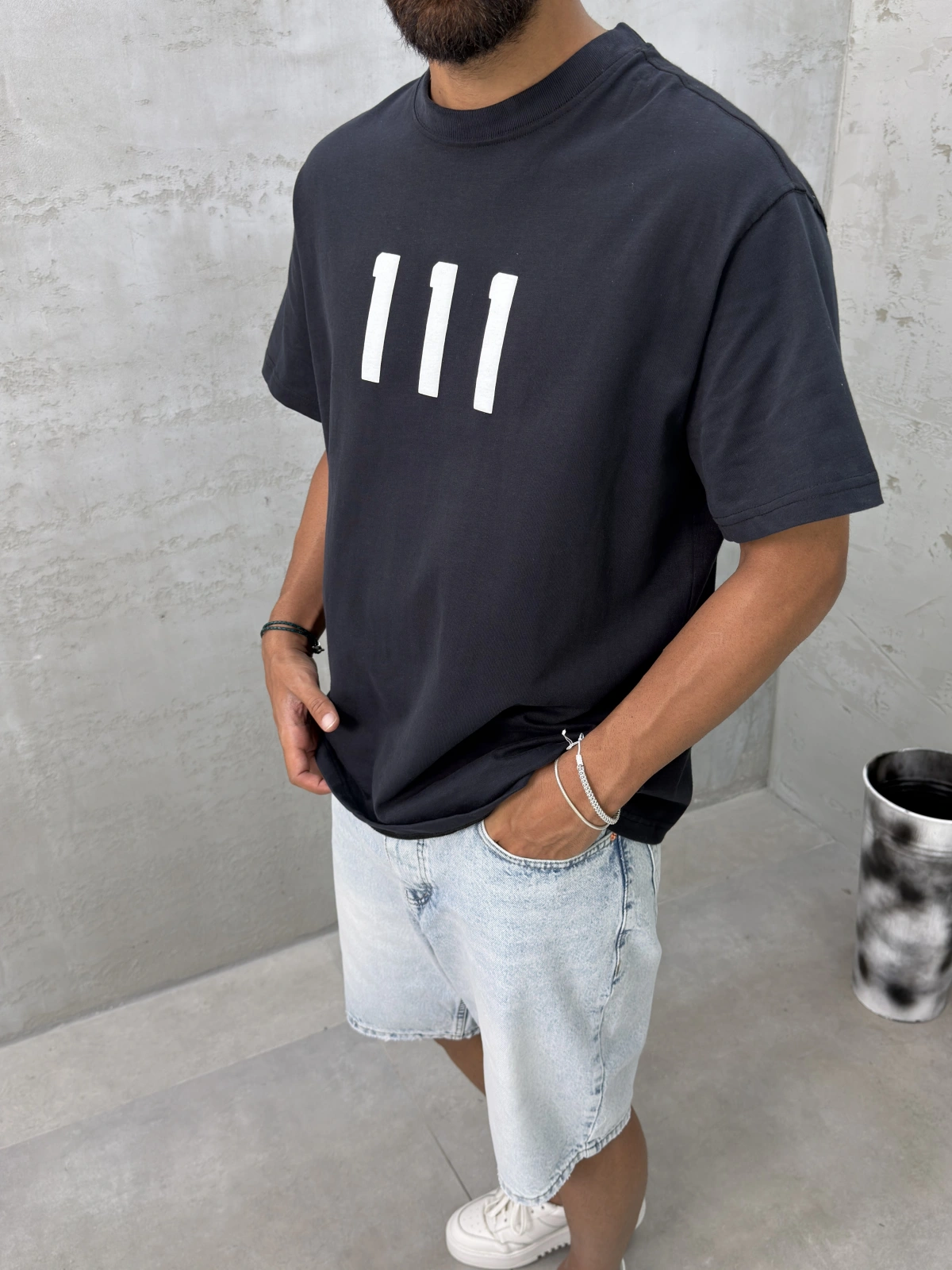 111 Siyah Baskılı Oversize T-Shirt