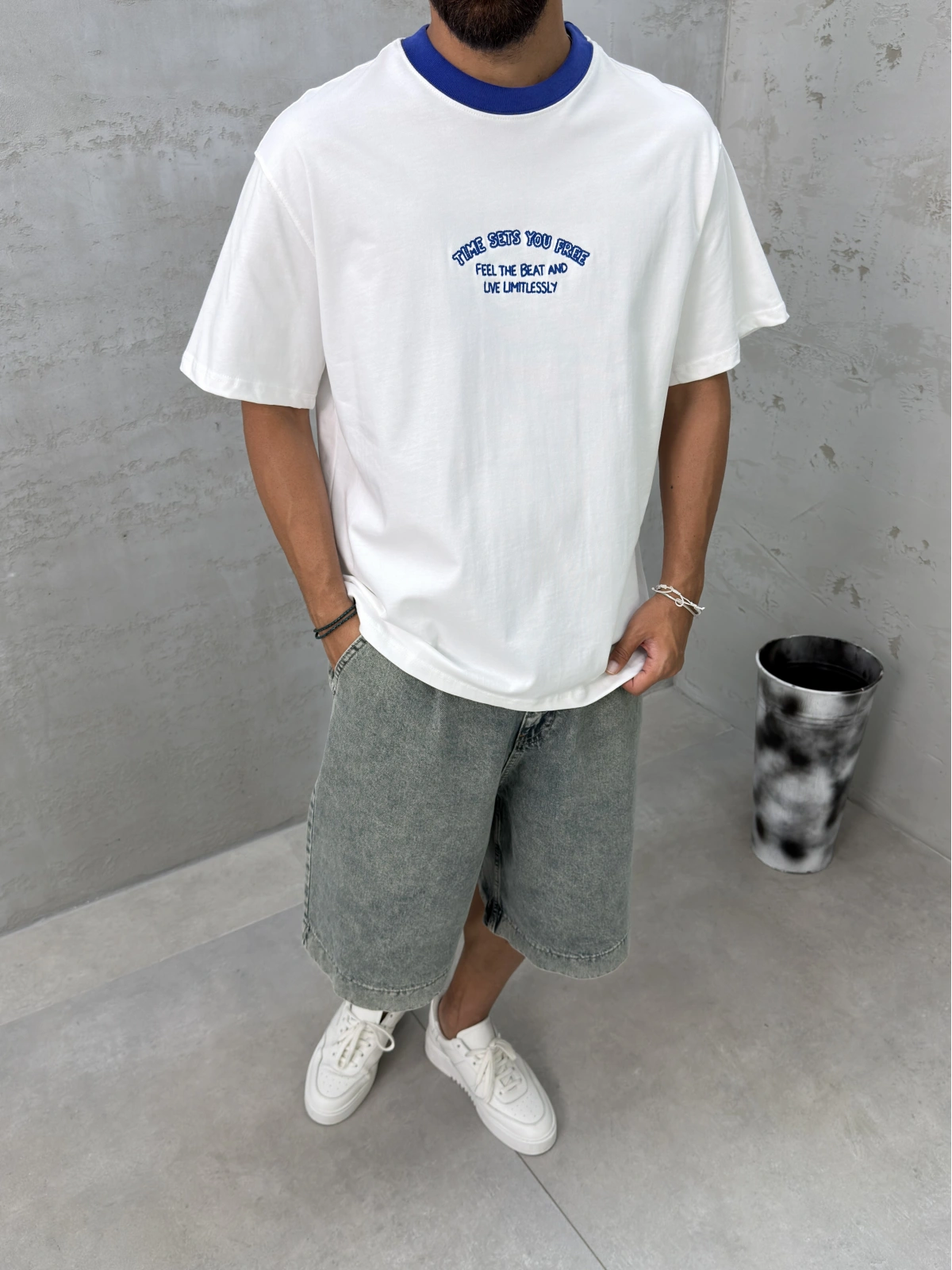 Mavi Yaka Detay Free Oversize T-Shirt