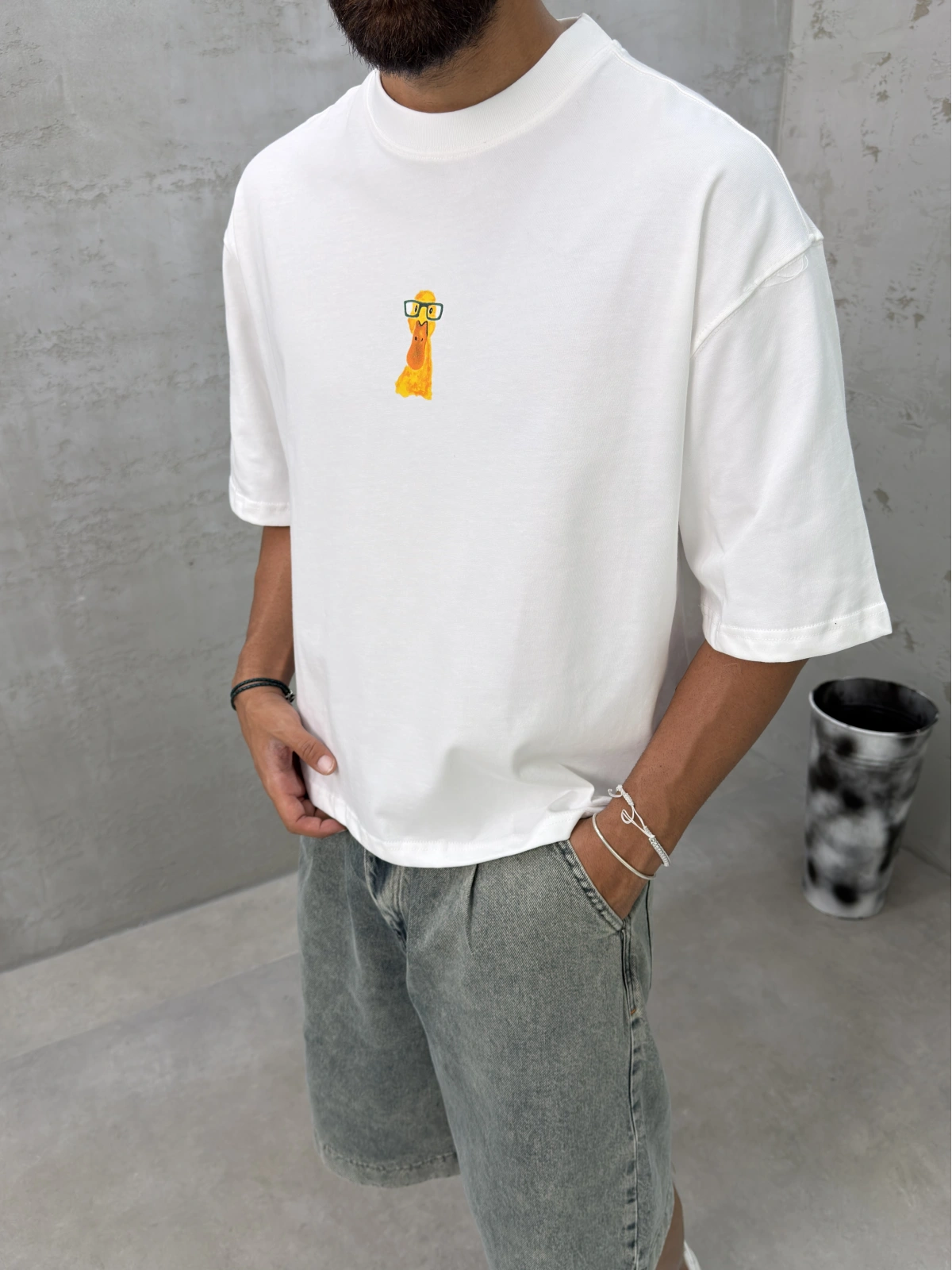 Beyaz Minimal Baskı Boxy T-Shirt