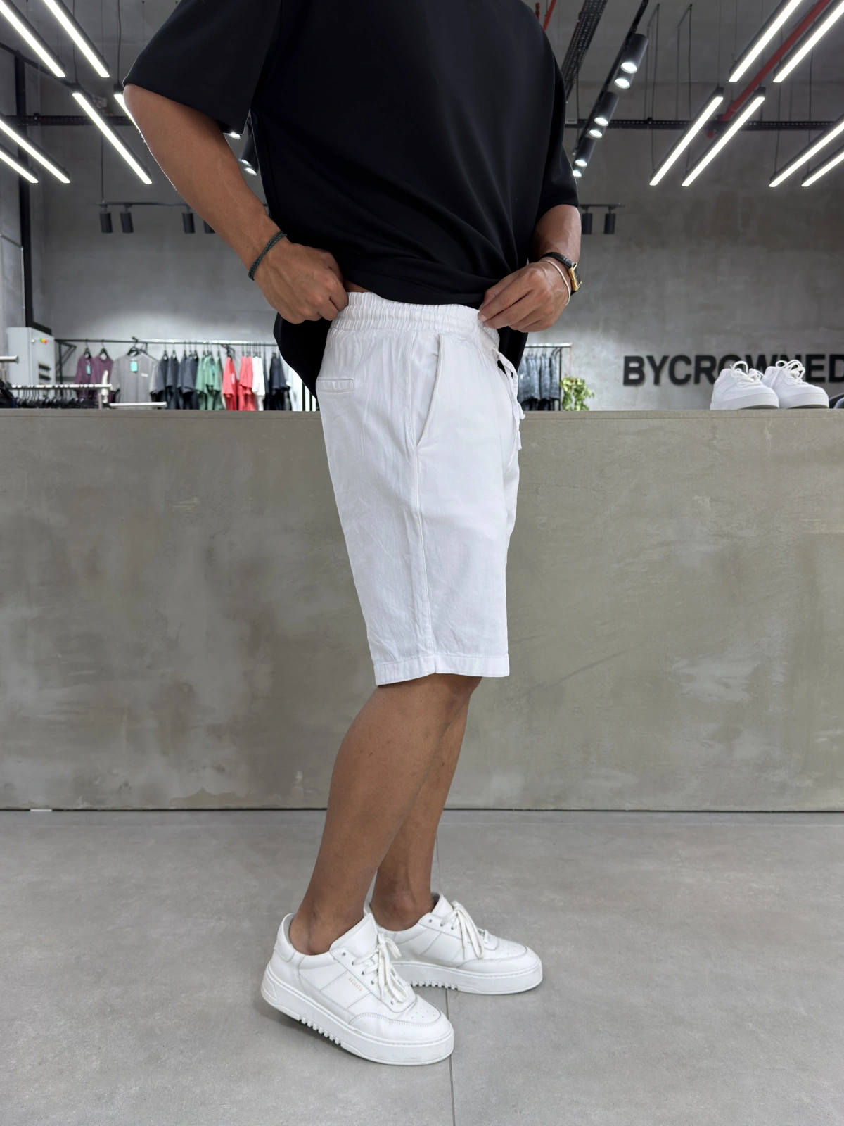 Beyaz Gabardin Basic Bol Kalıp Şort