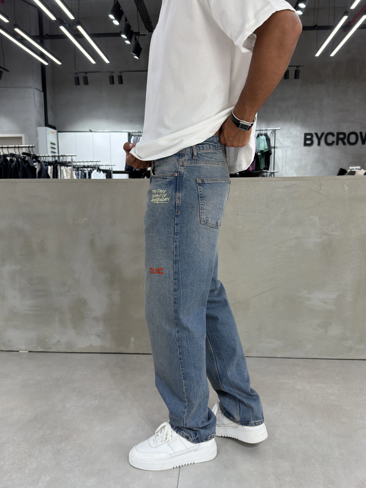 Eskitme Mavi Cebi Nakış Baggy Jean