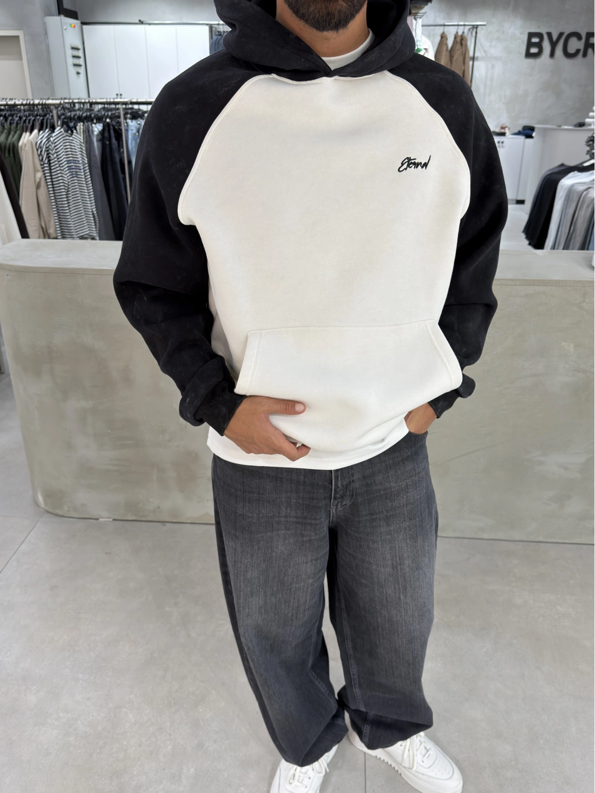 Siyah Yıkamalı Blok Oversize Sweat