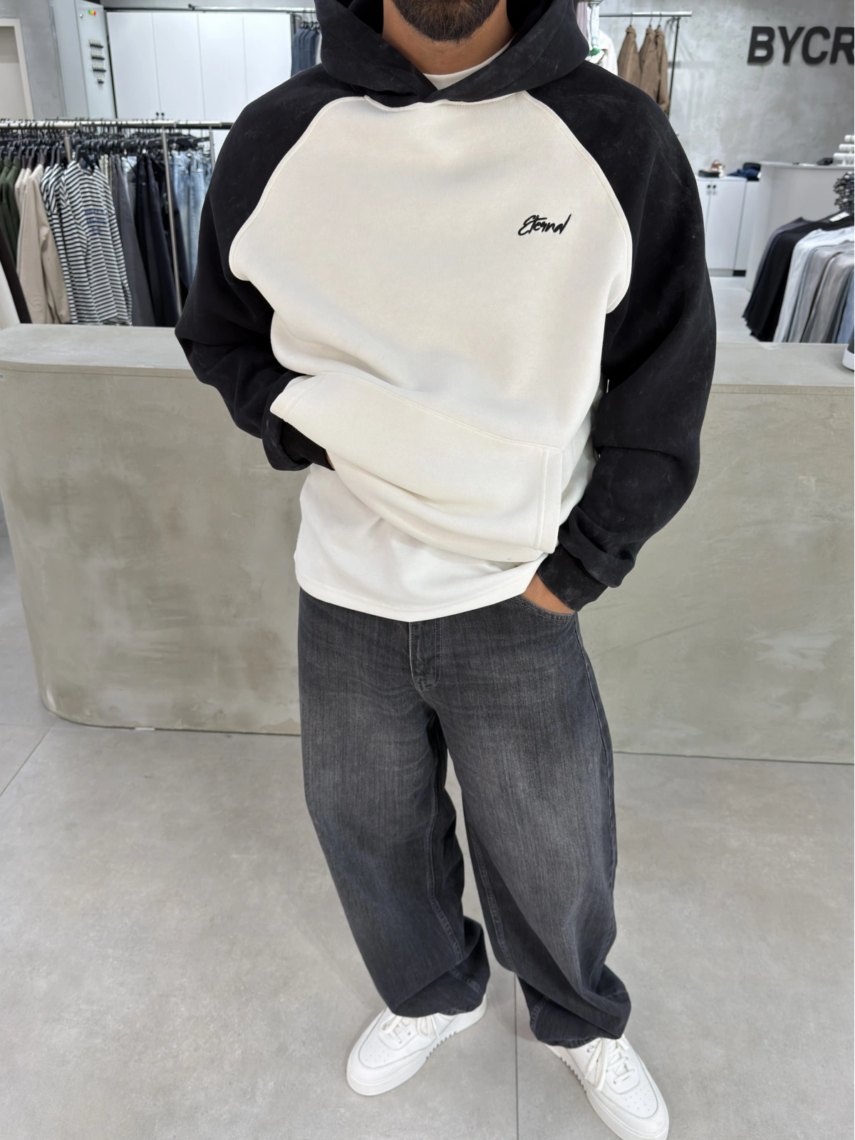 Siyah Yıkamalı Blok Oversize Sweat