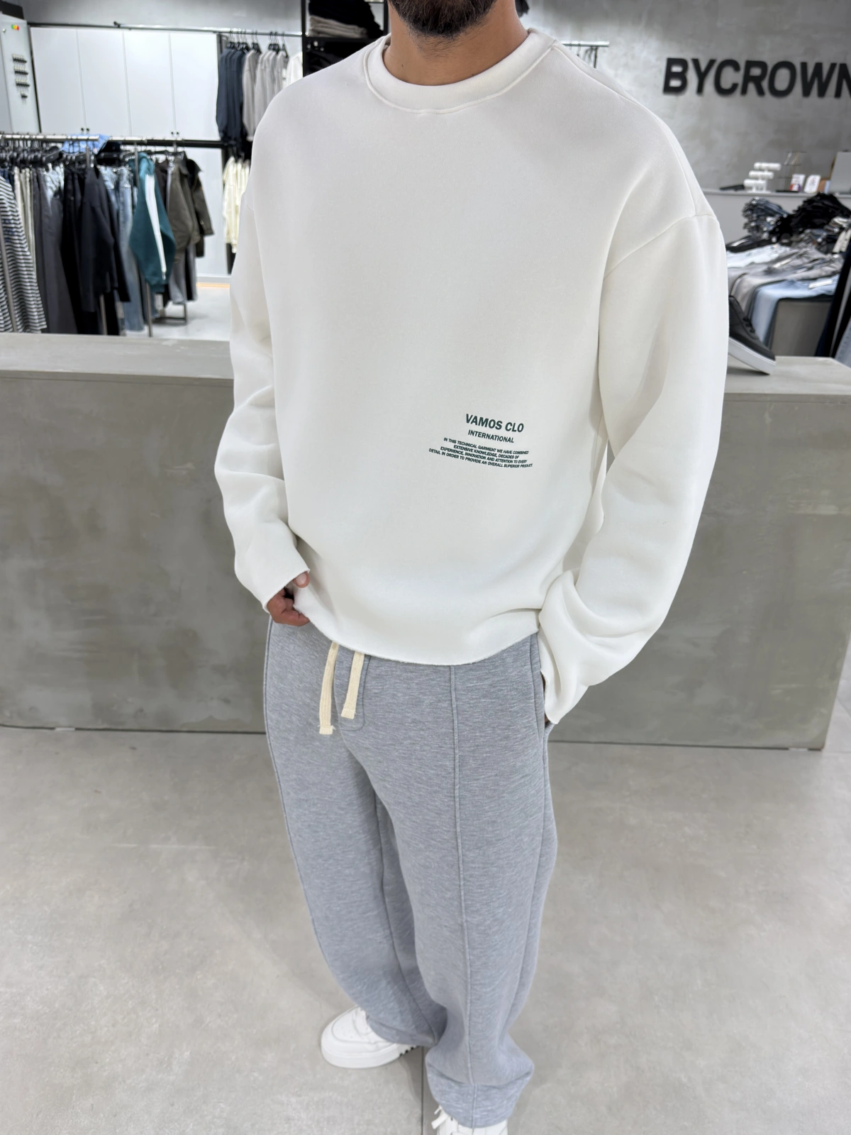 Beyaz Yıkamalı Oversıze Sweat