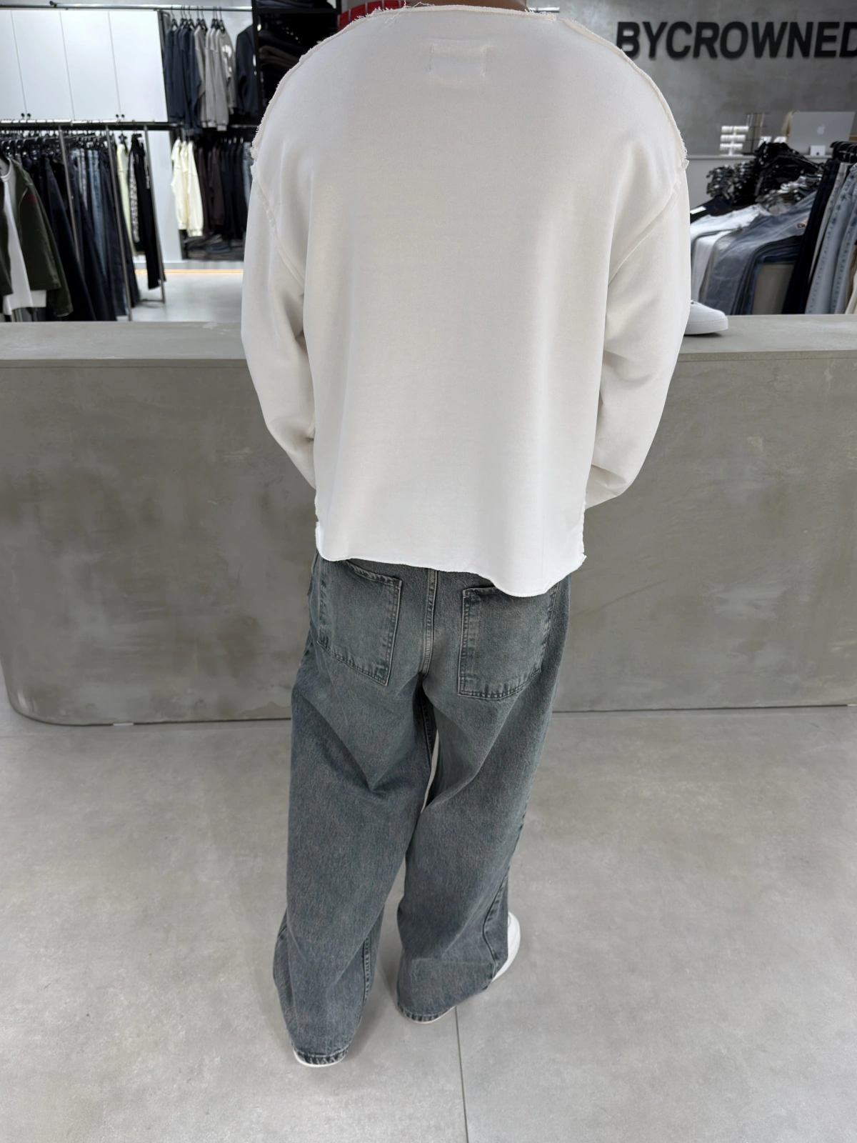 Beyaz Barstorm Kesik Yaka Oversize Sweat