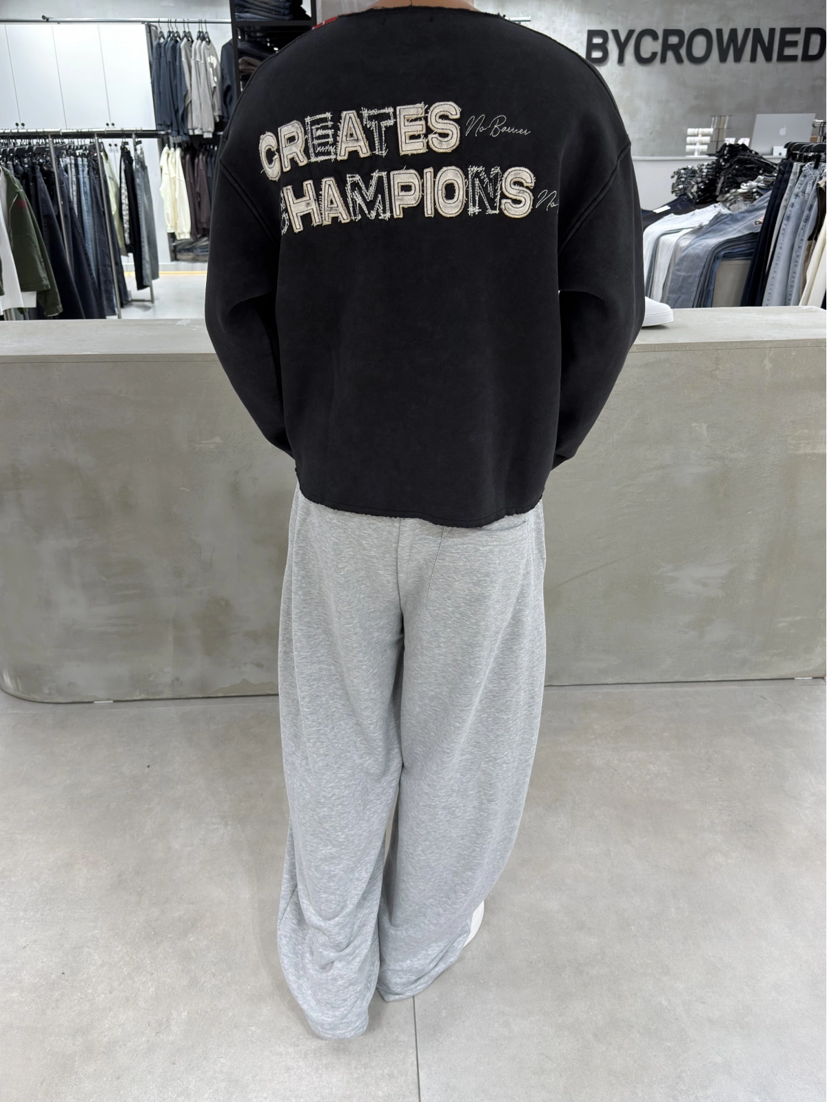 Siyah Yıkamalı Baskılı Oversize Sweat