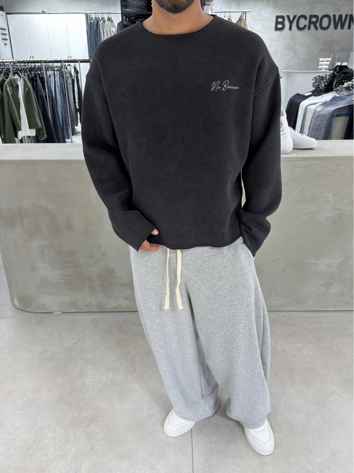 Siyah Yıkamalı Baskılı Oversize Sweat