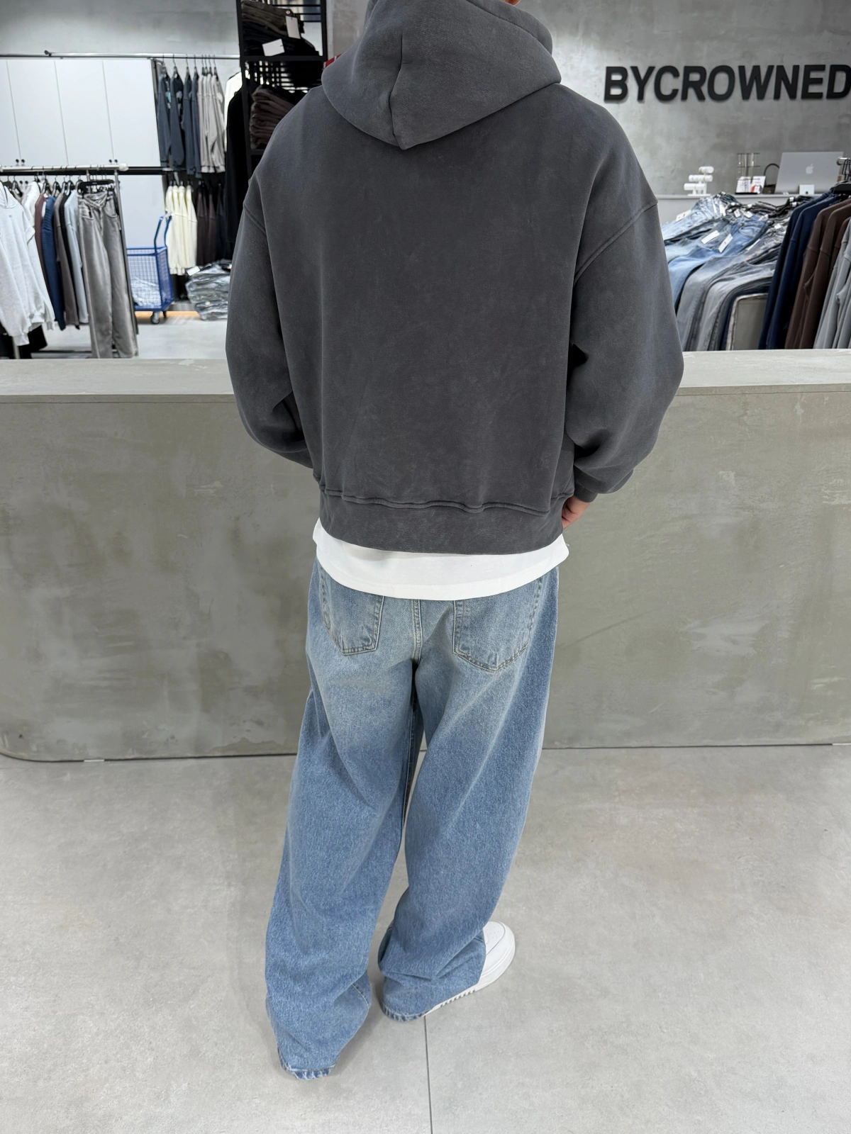 Antrasit Yıkamalı Metal Tokalı Sweatshirt