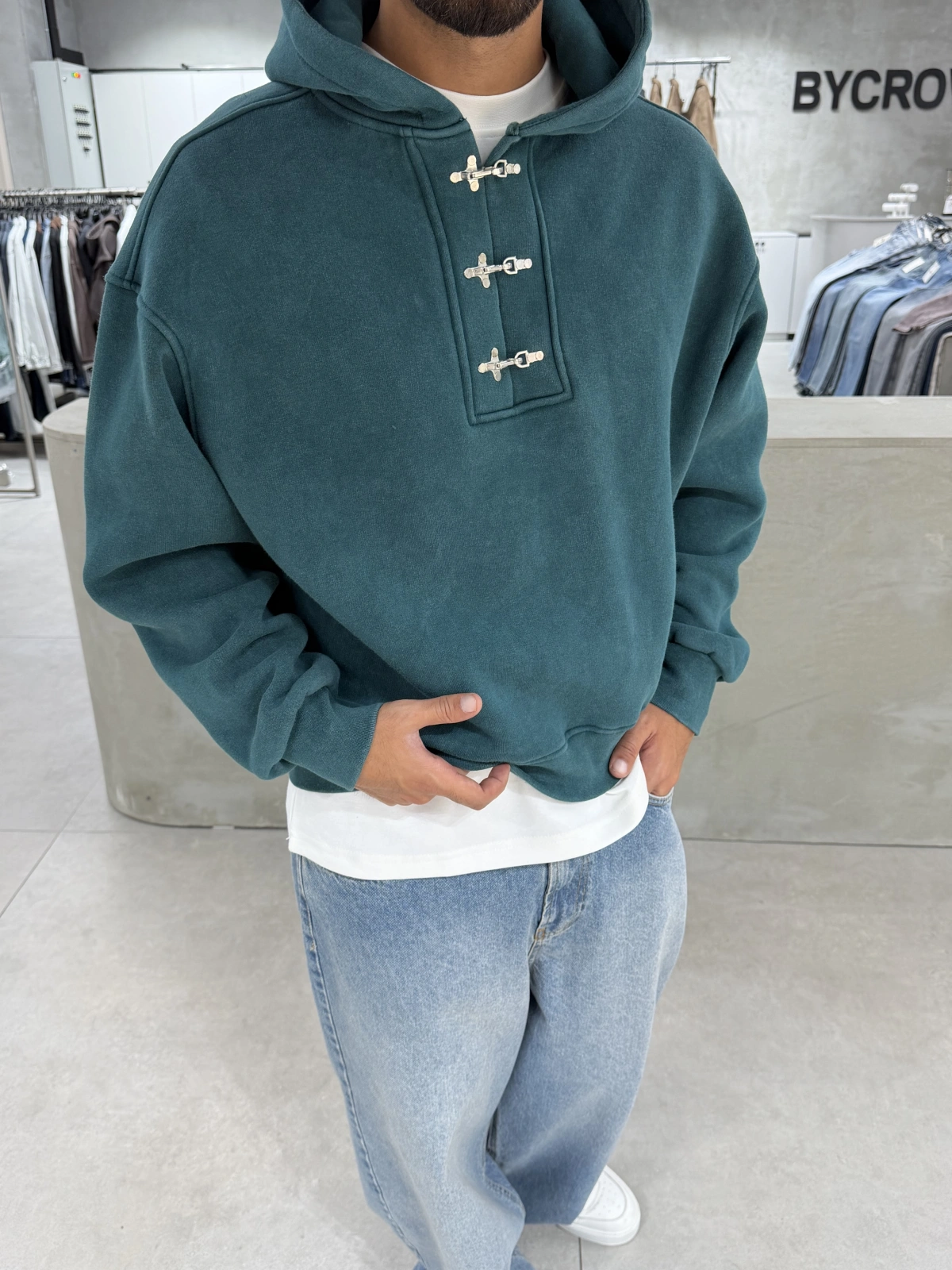 Yeşil Yıkamalı Metal Tokalı Sweatshirt