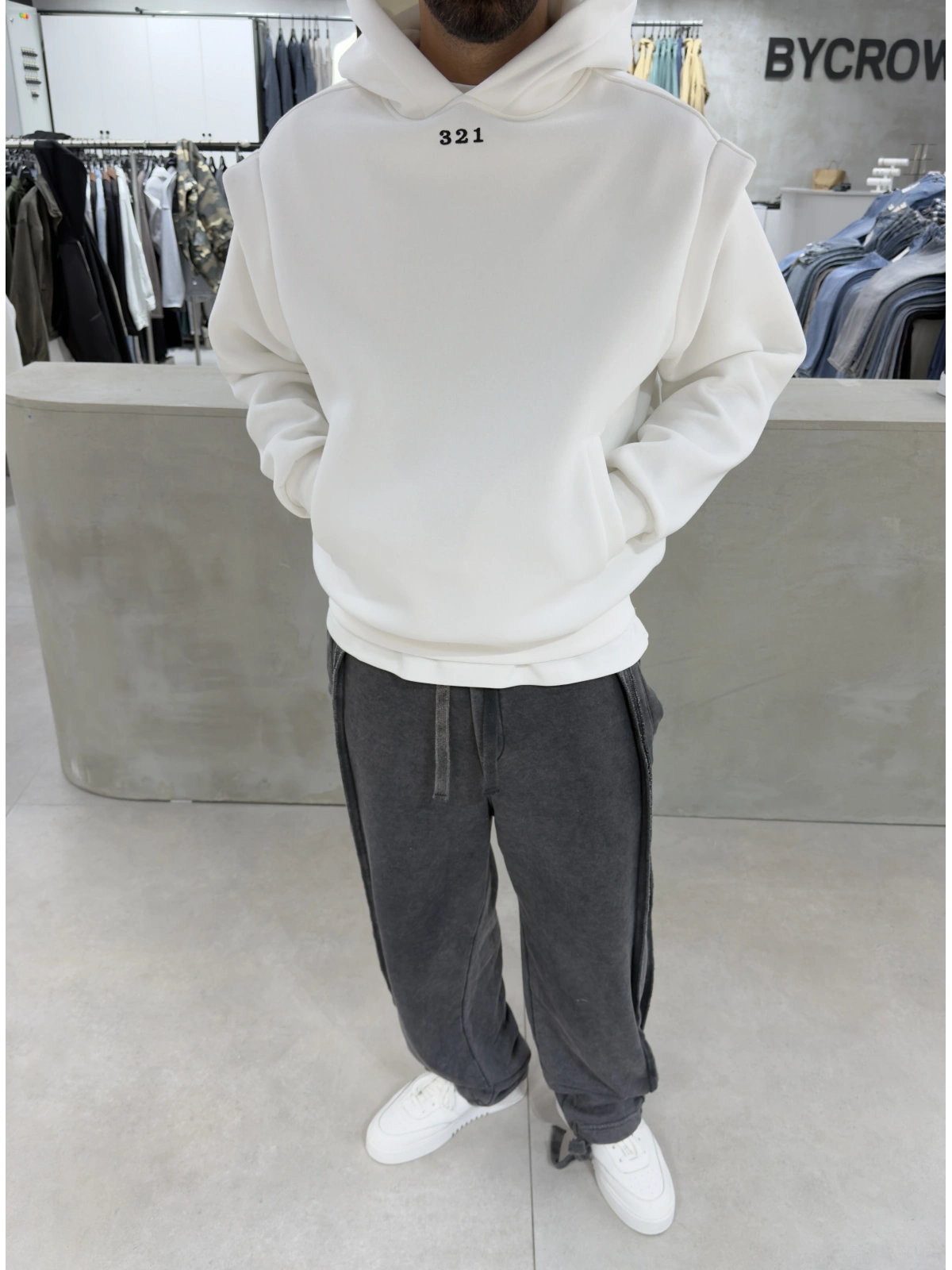 321 Beyaz Yıkamalı Oversize Sweat